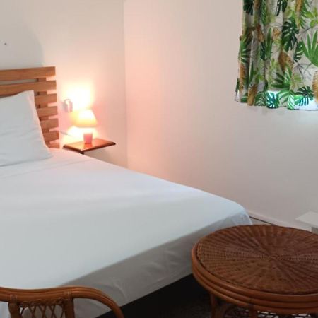 Chambre Climatisee Bouillante Esterno foto