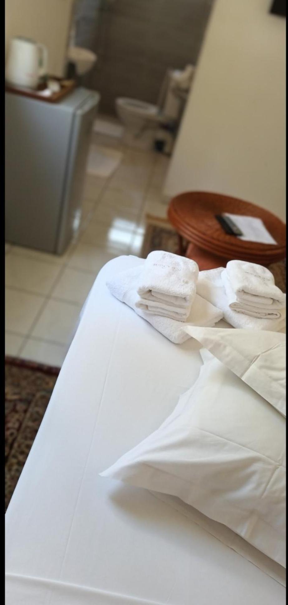 Chambre Climatisee Bouillante Esterno foto
